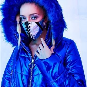 COLD CASE HOLOGRAPHIC FACE MASK